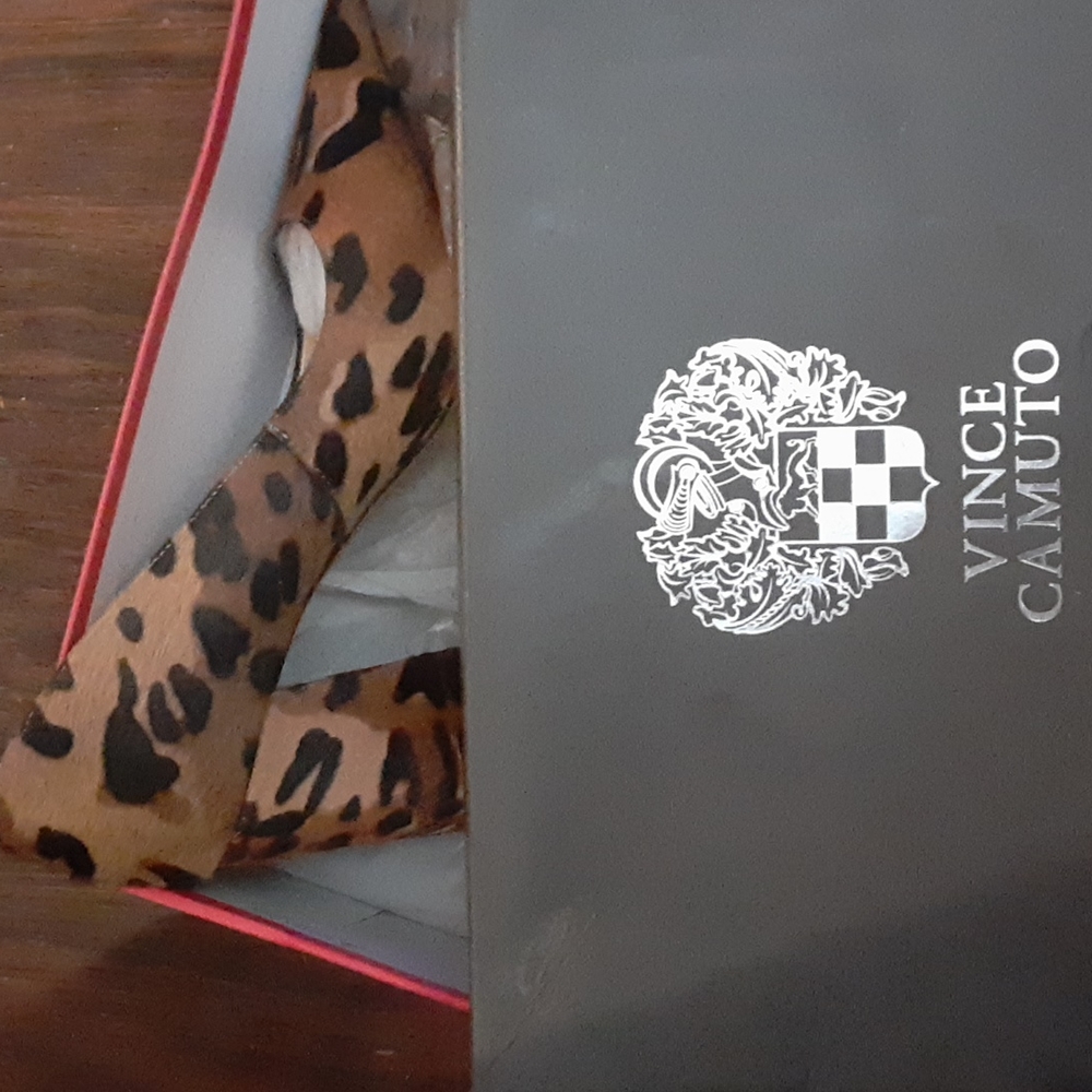 NWT Vince Camuto Animal Print Calf Hair Pumps Shoes Heels 8 1/2M Women's